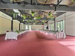 The Grand Oaks Resort