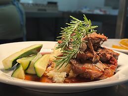 The Grand Oaks Resort