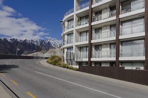 Queenstown Village Apartments