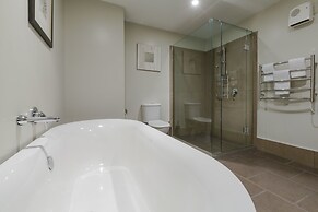 Queenstown Village Apartments