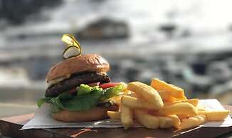 Man From Snowy River Hotel