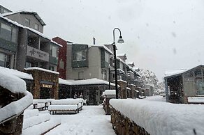 Squatter's Run Apartments