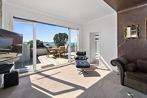 Lakeside City Apartments - Penthouse