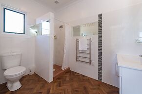 Lakeside City Apartments - Penthouse