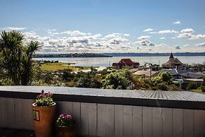 Lakeside City Apartments - Penthouse