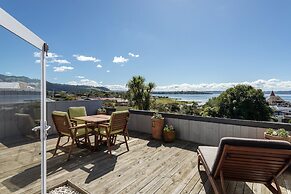 Lakeside City Apartments - Penthouse