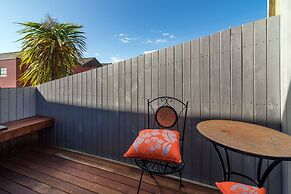 Lakeside City Apartments - Penthouse