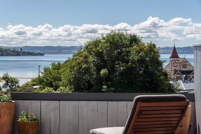 Lakeside City Apartments - Penthouse