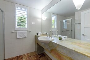Balboa Holiday Apartments