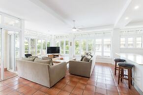 Balboa Holiday Apartments