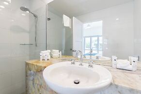 Balboa Holiday Apartments