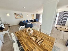 Surfers Chalet