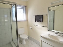 Chapman Court Holiday Units