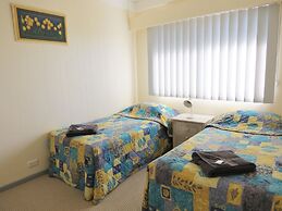 Chapman Court Holiday Units