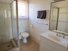 Chapman Court Holiday Units