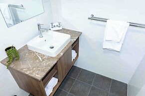 The Metropolitan Hotel