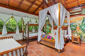 Ian Anderson's Caves Branch Adventure Co