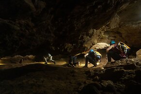 Ian Anderson's Caves Branch Adventure Co