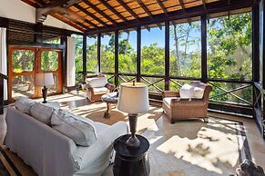 Ian Anderson's Caves Branch Adventure Co