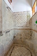 Ian Anderson's Caves Branch Adventure Co