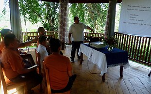 Ian Anderson's Caves Branch Adventure Co