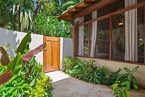 Ian Anderson's Caves Branch Adventure Co