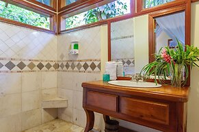 Ian Anderson's Caves Branch Adventure Co