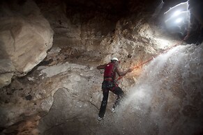Ian Anderson's Caves Branch Adventure Co