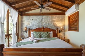 Ian Anderson's Caves Branch Adventure Co