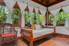 Ian Anderson's Caves Branch Adventure Co