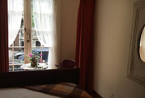 Lincoln Center Apartments