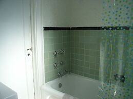 Lincoln Center Apartments