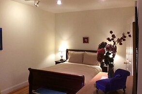 Lincoln Center Apartments