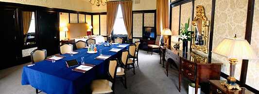 Parliament House Hotel