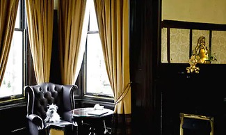 Parliament House Hotel