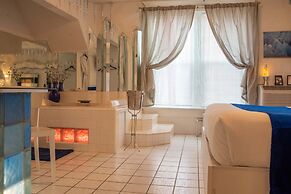 The Anniversary Inn Logan