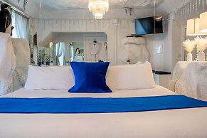 The Anniversary Inn Logan