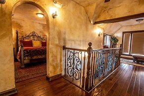 The Anniversary Inn Logan