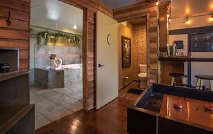 The Anniversary Inn Logan