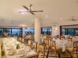 Clubb Coolum Beach Resort