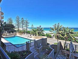 Clubb Coolum Beach Resort
