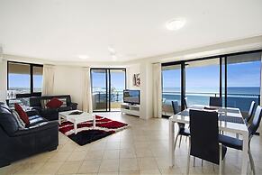 Clubb Coolum Beach Resort
