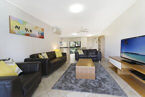 Clubb Coolum Beach Resort