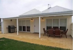 Surfside Holiday Park