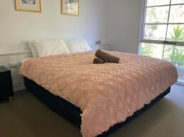 Winbi River Resort Holiday Rentals