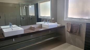 Winbi River Resort Holiday Rentals