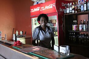 Ratu Kini Backpackers & Dive Resort