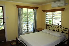 Ratu Kini Backpackers & Dive Resort