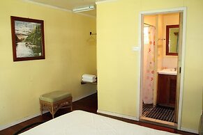 Ratu Kini Backpackers & Dive Resort