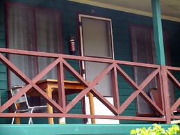 Ratu Kini Backpackers & Dive Resort